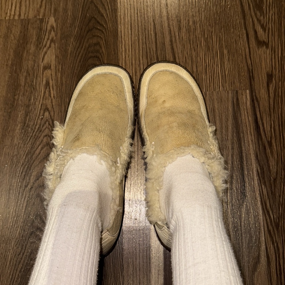 Born Suede/Leather loafer with faux fur